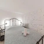 Charming Renovated Pied-a-terre Saxe Gambetta Lejlighed *