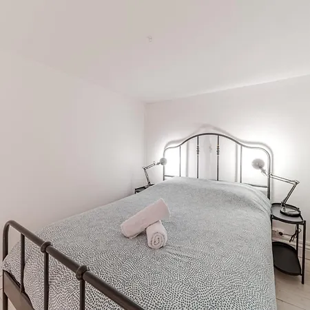 Charming Renovated Pied-a-terre Saxe Gambetta Apartment Lyon
