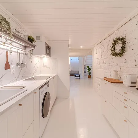Charming Renovated Pied-a-terre Saxe Gambetta *