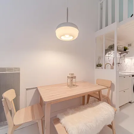 Charming Renovated Pied-a-terre Saxe Gambetta *