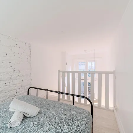 Charming Renovated Pied-a-terre Saxe Gambetta Лион