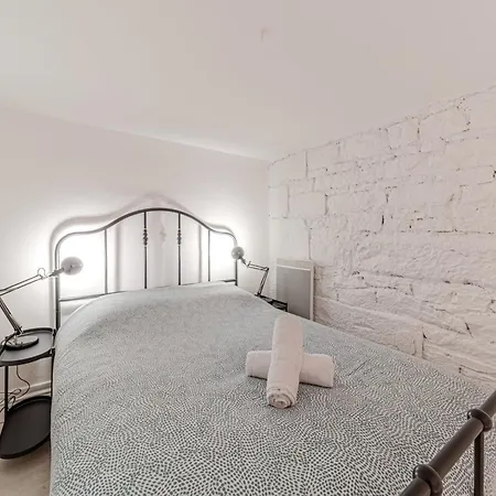 Charming Renovated Pied-a-terre Saxe Gambetta Апартаменты *